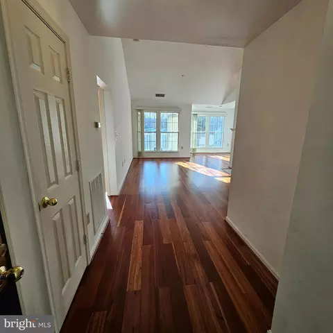 Entry Way - 3109 River Bend Ct #D304, Laurel, MD 20724 photo 5 of 7