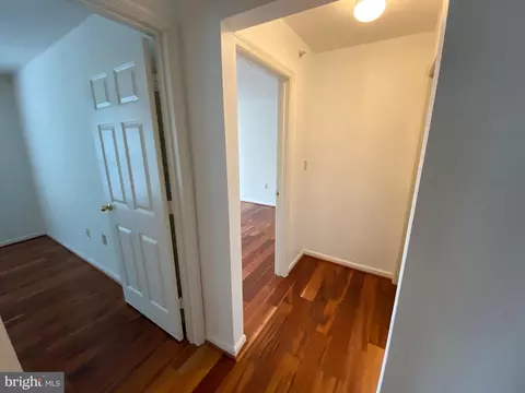 Entry Way - 3109 River Bend Ct #D304, Laurel, MD 20724 photo 4 of 7