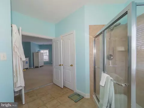 Bath - 7707 Lyman Ave, Pasadena, MD 21122 photo 4 of 7