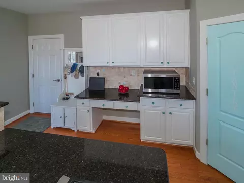 Kitchen - 7707 Lyman Ave, Pasadena, MD 21122 photo 4 of 9