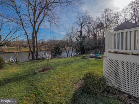 Exterior - 7707 Lyman Ave, Pasadena, MD 21122 photo 8 of 16