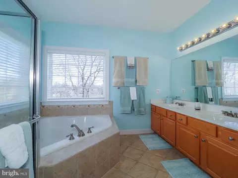 Bath - 7707 Lyman Ave, Pasadena, MD 21122 photo 2 of 7
