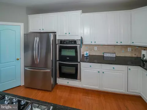 Kitchen - 7707 Lyman Ave, Pasadena, MD 21122 photo 5 of 9