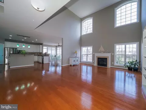 Living - 7707 Lyman Ave, Pasadena, MD 21122 photo 7 of 8