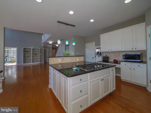 Kitchen - 7707 Lyman Ave, Pasadena, MD 21122 photo 3 of 9