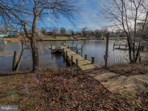 View/Area - 7707 Lyman Ave, Pasadena, MD 21122 photo 3 of 8