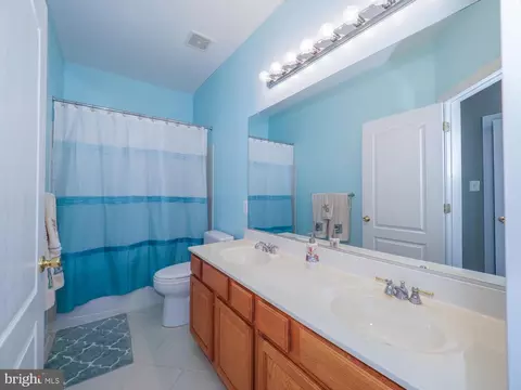 Bath - 7707 Lyman Ave, Pasadena, MD 21122 photo 6 of 7