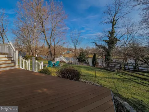 Exterior - 7707 Lyman Ave, Pasadena, MD 21122 photo 14 of 16