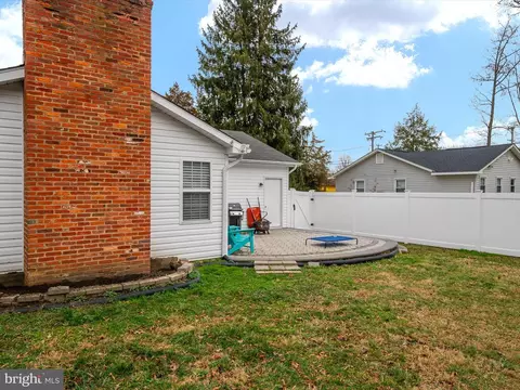 Exterior - 51 Claiborne Rd, Edgewater, MD 21037 photo 4 of 8