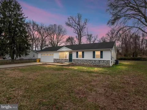 51 Claiborne Rd, Edgewater, MD 21037