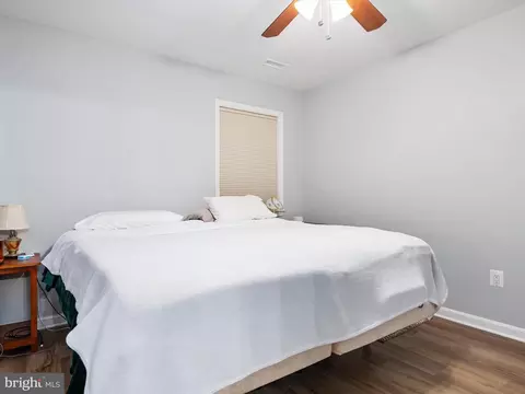 Bedroom - 51 Claiborne Rd, Edgewater, MD 21037 photo 2 of 5