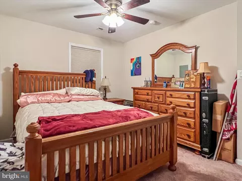 Bedroom - 51 Claiborne Rd, Edgewater, MD 21037 photo 5 of 5