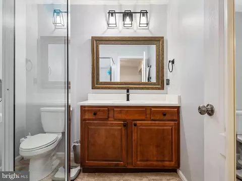 Bath - 51 Claiborne Rd, Edgewater, MD 21037 photo 1 of 2