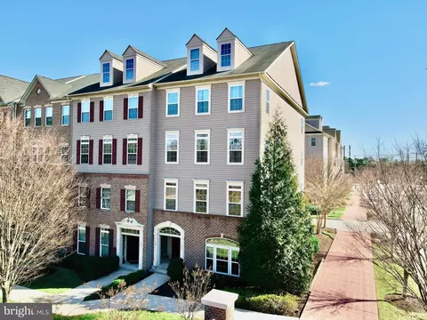 302 Chessington Dr, Odenton, MD 21113
