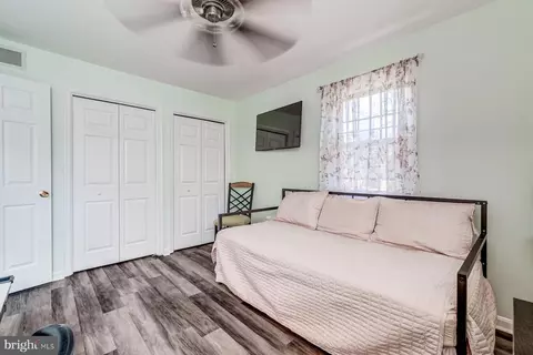 Bedroom - 925 Deep Creek Ave, Arnold, MD 21012 photo 3 of 6