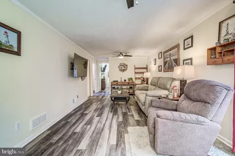 Entry Way - 925 Deep Creek Ave, Arnold, MD 21012 photo 6 of 6