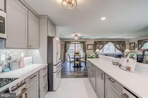 Kitchen - 925 Deep Creek Ave, Arnold, MD 21012 photo 11 of 11