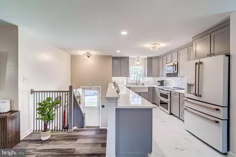 Entry Way - 925 Deep Creek Ave, Arnold, MD 21012 photo 1 of 6