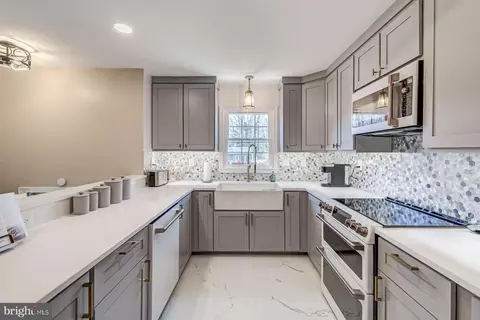 Kitchen - 925 Deep Creek Ave, Arnold, MD 21012 photo 1 of 11