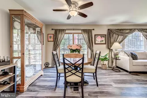 Dining - 925 Deep Creek Ave, Arnold, MD 21012 photo 2 of 6