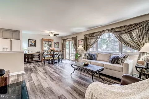 Living - 925 Deep Creek Ave, Arnold, MD 21012 photo 1 of 7