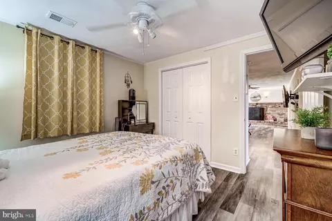 Bedroom - 925 Deep Creek Ave, Arnold, MD 21012 photo 6 of 6