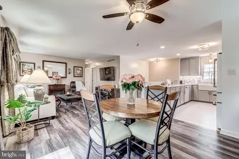 Dining - 925 Deep Creek Ave, Arnold, MD 21012 photo 4 of 6