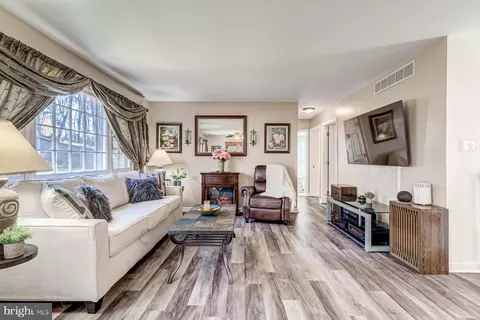 Living - 925 Deep Creek Ave, Arnold, MD 21012 photo 4 of 7