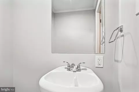 Bath - 7758 Kidwell Ct, Hanover, MD 21076 photo 5 of 6