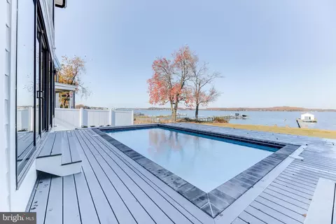 Exterior - 553 Broadwater Rd, Arnold, MD 21012 photo 3 of 8