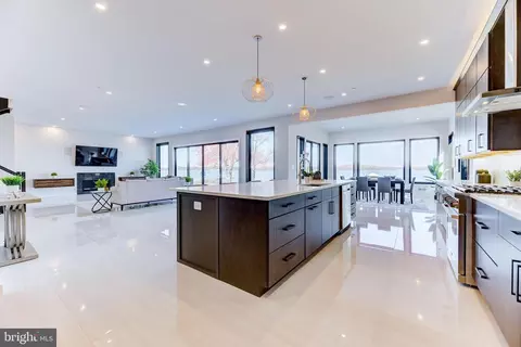 Kitchen - 553 Broadwater Rd, Arnold, MD 21012 photo 2 of 3