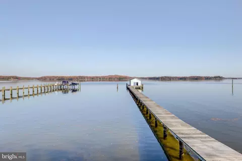 View/Area - 553 Broadwater Rd, Arnold, MD 21012 photo 2 of 5