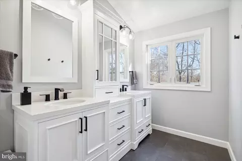 Bath - 134 Riverton Pl, Edgewater, MD 21037 photo 4 of 6