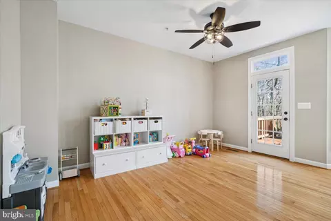 Bedroom - 134 Riverton Pl, Edgewater, MD 21037 photo 2 of 9