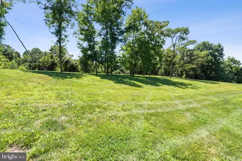 Exterior - 205 Thompson Ln, Deale, MD 20751 photo 5 of 7