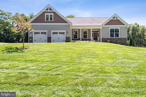 205 Thompson Ln, Deale, MD 20751