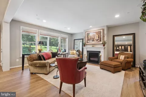 Living - 205 Thompson Ln, Deale, MD 20751 photo 3 of 4