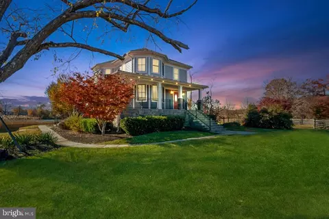 5830 Swamp Circle Rd, Deale, MD 20751