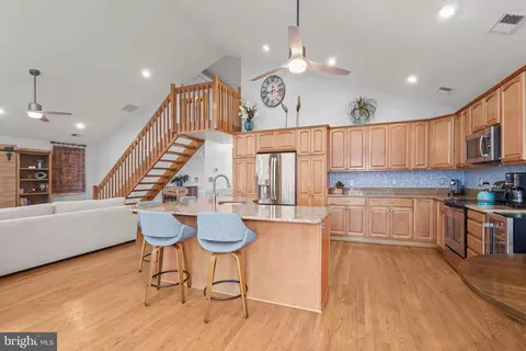 Kitchen - 7827 Southwest Rd, Pasadena, MD 21122 photo 6 of 6