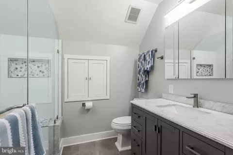 Bath - 7827 Southwest Rd, Pasadena, MD 21122 photo 1 of 3