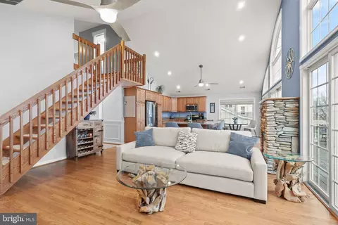 Living - 7827 Southwest Rd, Pasadena, MD 21122 photo 5 of 7