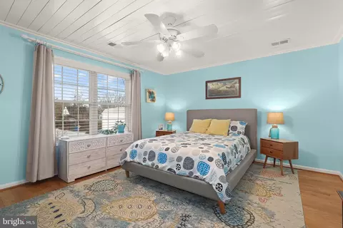 Bedroom - 7827 Southwest Rd, Pasadena, MD 21122 photo 3 of 5
