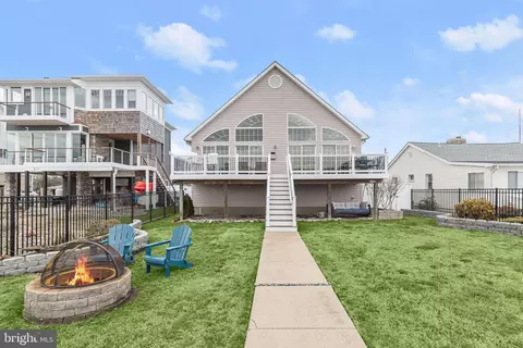 Exterior - 7827 Southwest Rd, Pasadena, MD 21122 photo 5 of 17
