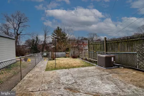 422 5th Ave, Brooklyn, MD 21225 photo 3