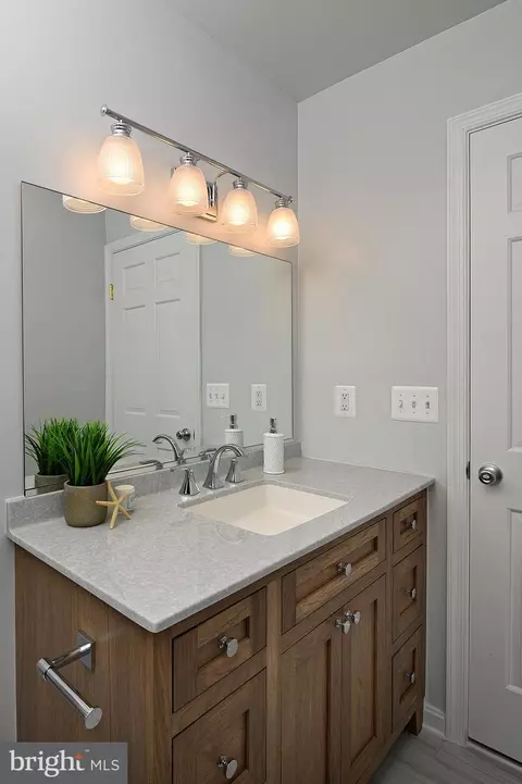 Bath - 3887 Cotter Dr, Edgewater, MD 21037 photo 4 of 5