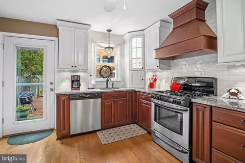 Kitchen - 19 Morris St, Annapolis, MD 21401 photo 2 of 3