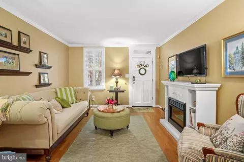 Living - 19 Morris St, Annapolis, MD 21401 photo 5 of 5