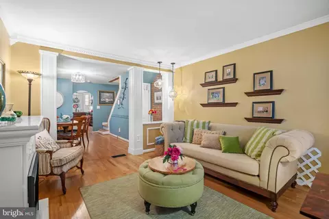 Living - 19 Morris St, Annapolis, MD 21401 photo 2 of 5