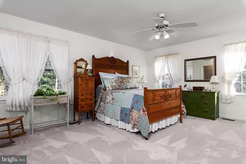 Bedroom - 1061 Nova Cir, Arnold, MD 21012 photo 4 of 7