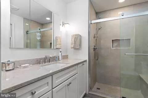 Bath - 1061 Nova Cir, Arnold, MD 21012 photo 1 of 3